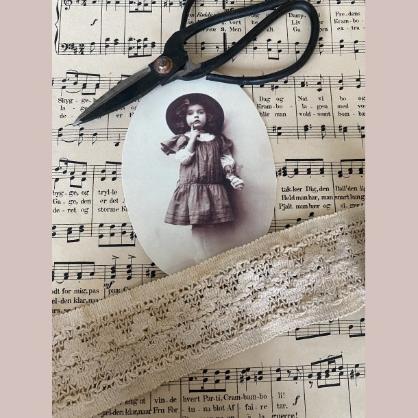 M�beldekoration Yndig landpige