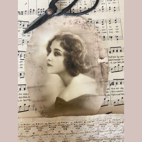 M�beldekoration Yndig ung kvinde